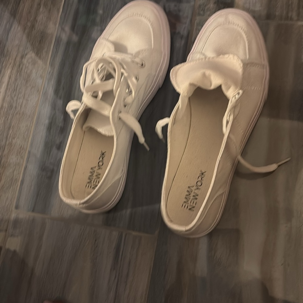 Women's Classic White Sneakers - NWOT - Picture 2 of 5